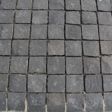 Natuursteen keien TB basalt rion 14x14x5-7cm